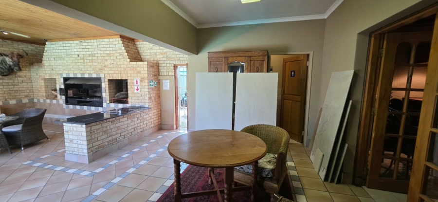 To Let 4 Bedroom Property for Rent in Grimbeeck Park North West